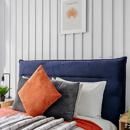 Stylish Garden Retreat - Sleeps 18